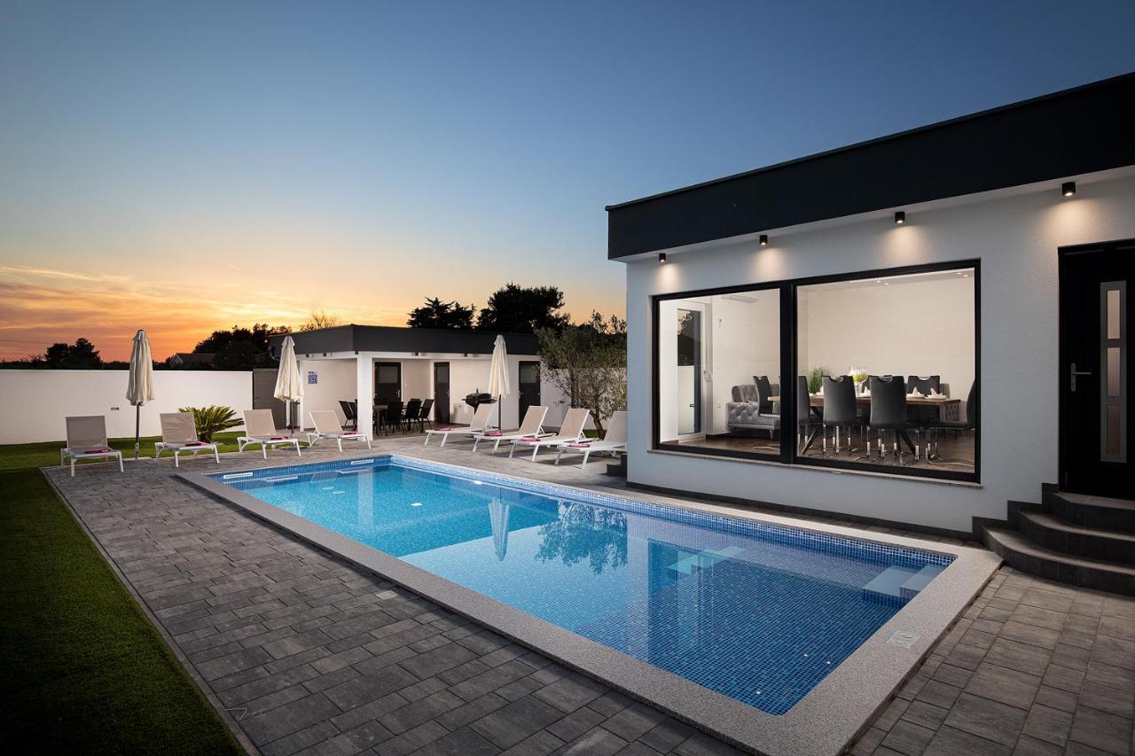 Villa L&L เมดูลิน ภายนอก รูปภาพ