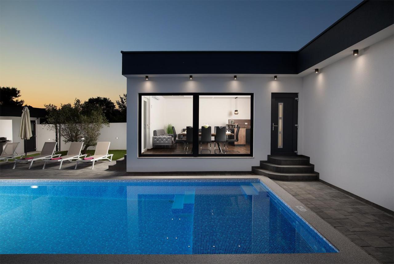 Villa L&L เมดูลิน ภายนอก รูปภาพ